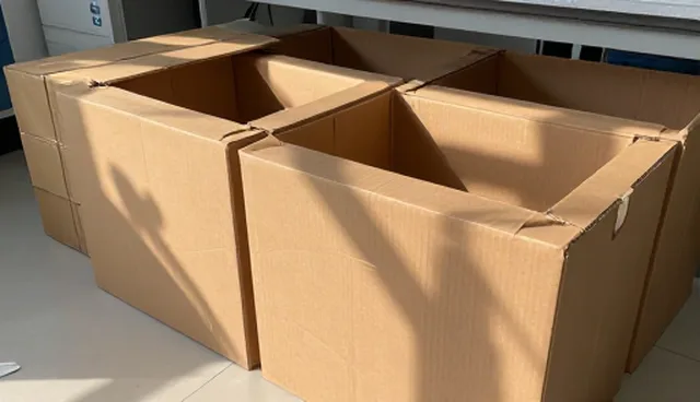 日用百货批发箱性能比较：库存管理与适用条件